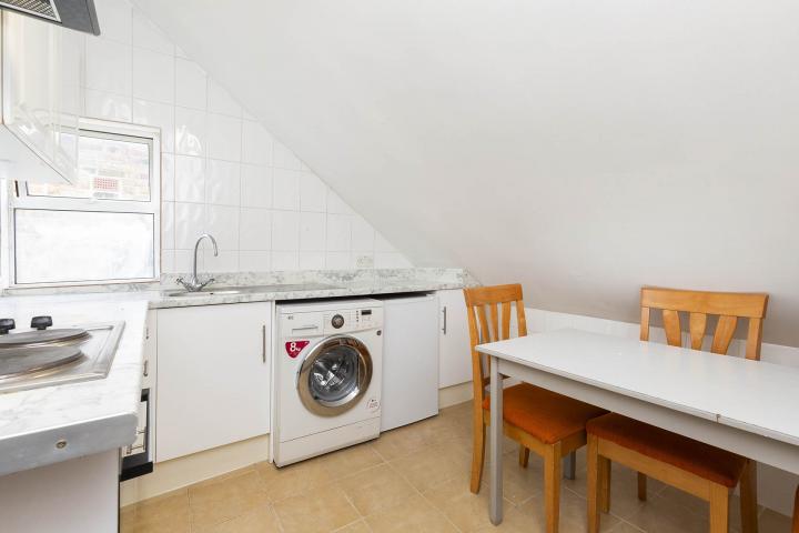 Modern Studio with Bills Included Dean Road, Willesden Green